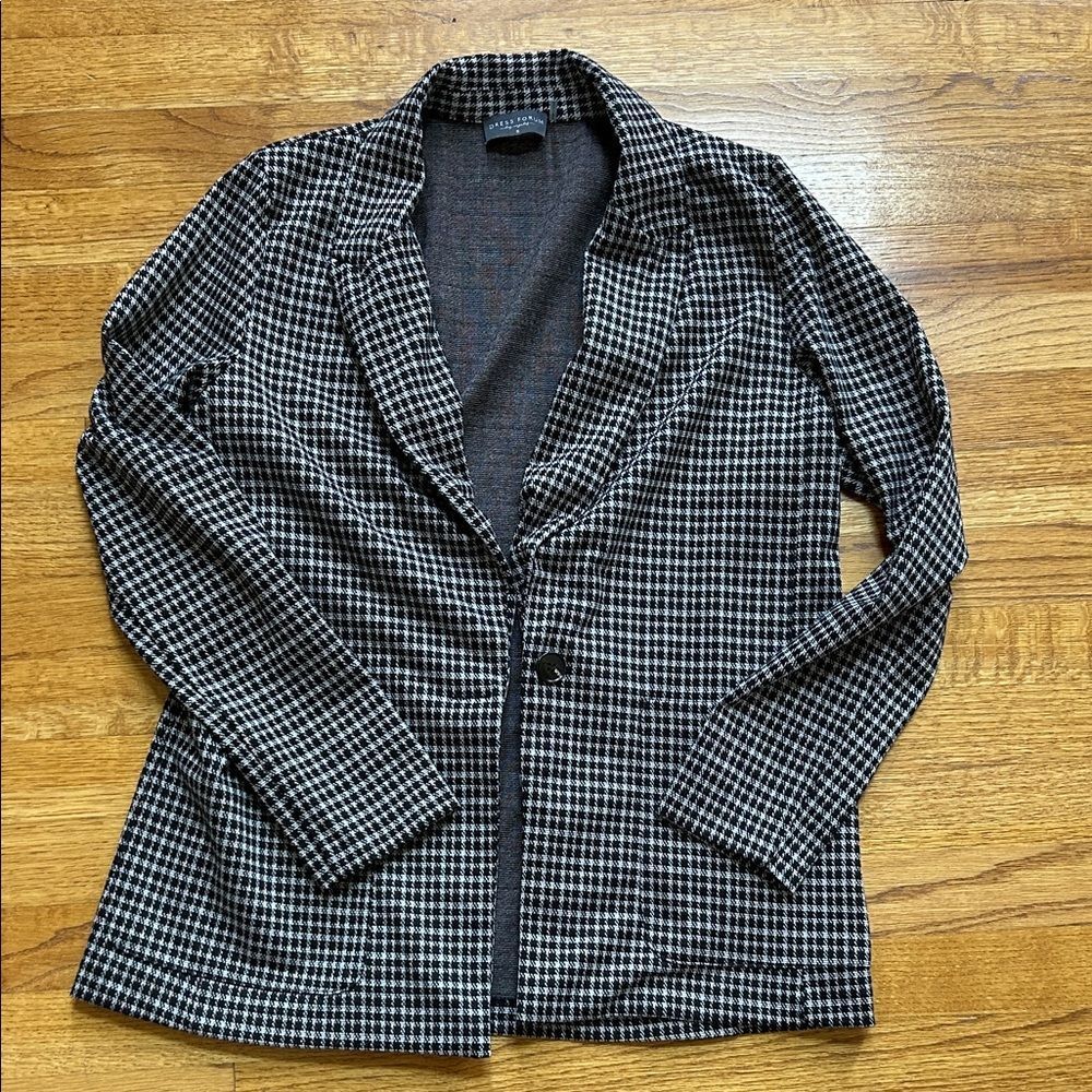 Dress Forum Black and Cream Houndstooth Blazer